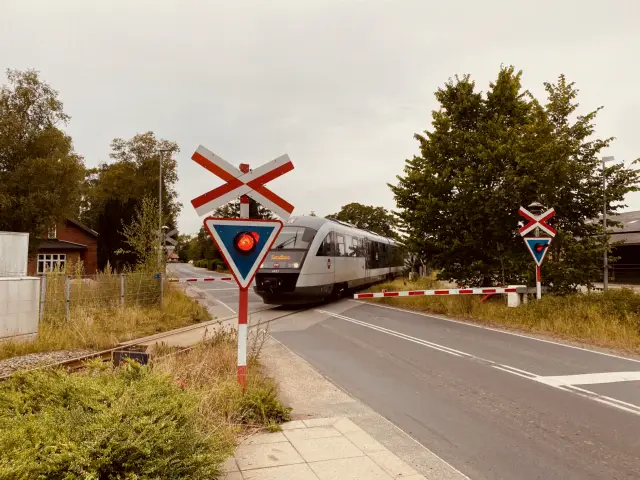 Billede af DSB MQ 4127-4927 fotograferet ud for Stenstrup Syd Station.