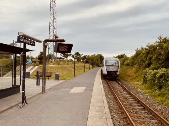 Billede af DSB MQ 4127-4927 fotograferet ud for Svendborg Vest Station.