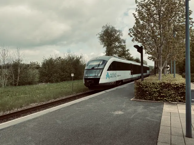 Billede af ARRIVA AR 4088, tidligere DSB MQ 4128-4928 fotograferet ud for Pederstrup Station.