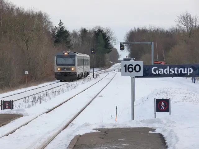 Billede af DSB MRD 4223 fotograferet ud for Gadstrup Station.