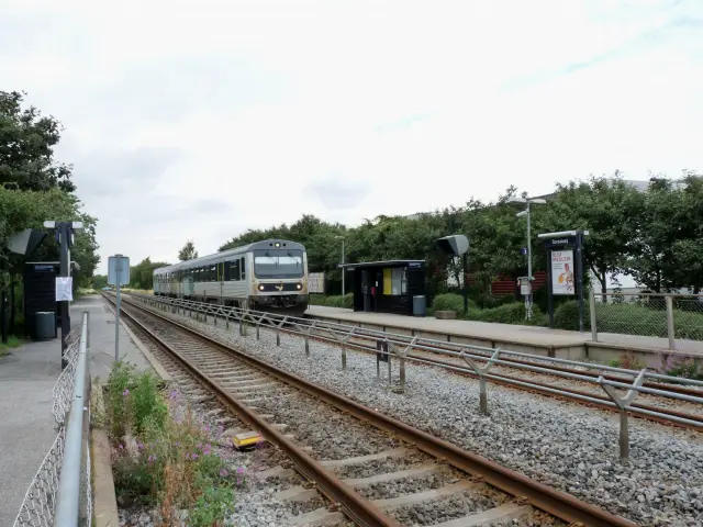 Billede af DSB MRD 4272 fotograferet ud for Torsøvej Station.