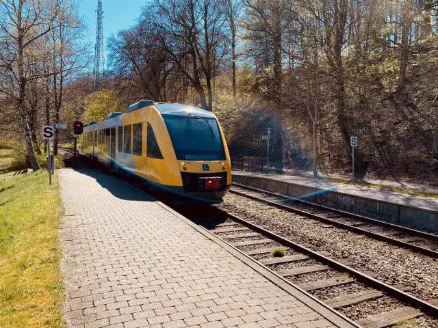 Billede af LT 115-215, tidligere LB 115-215 fotograferet ud for Højstrup Station.