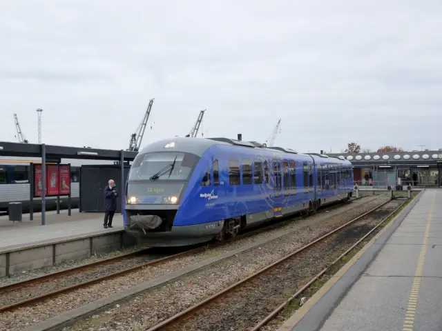 Billede af NJJ DM 503 fotograferet ud for Frederikshavn Station.