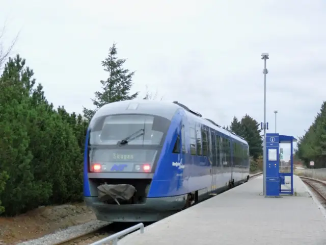 Billede af NJJ DM 503 fotograferet ud for Hulsig Station.