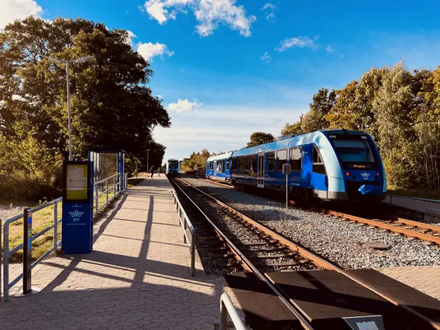 Billede af NJJ LM 606 fotograferet ud for Jerup Station.