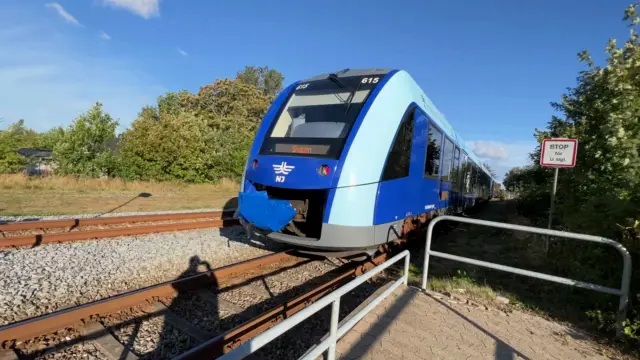 Billede af NJJ LM 615 fotograferet ud for Jerup Station.