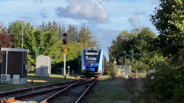 Billede af NJJ LM 615 fotograferet ud for Jerup Station.