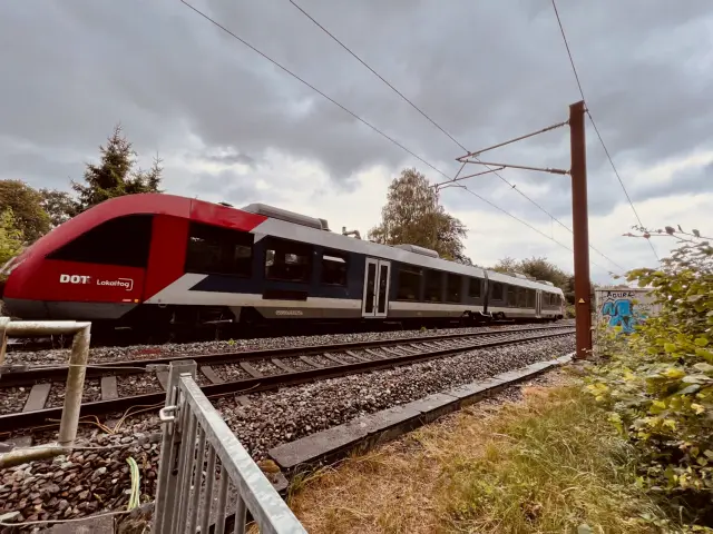 Billede af LT 2025-2125, tidligere VL 2025-2125 fotograferet ud for Strandparken Trinbræt.