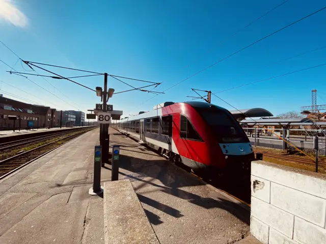 Billede af LT 2030-2130, tidligere VL 2030-2130 fotograferet ud for Slagelse Station.