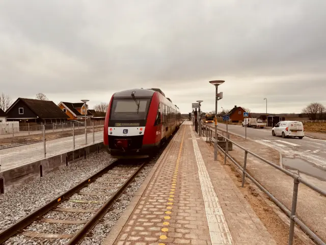 Billede af LT 2024-2124, tidligere VL 2024-2124 fotograferet ud for Faxe Syd Station.