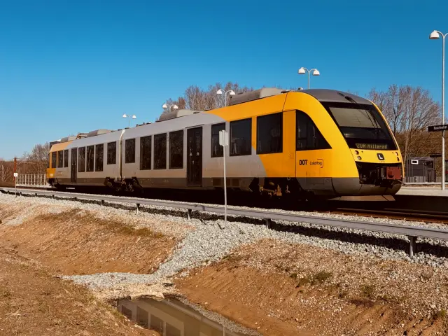 Billede af LT 114-214, tidligere LB 114-214 fotograferet ud for Favrholm Station.