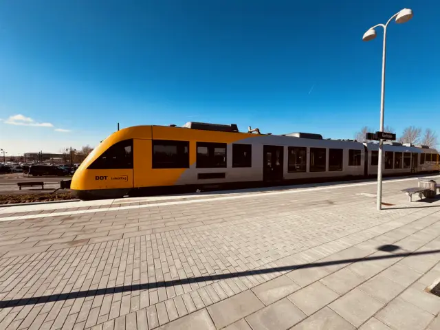 Billede af LT 119-219, tidligere LB 119-219 fotograferet ud for Favrholm Station.