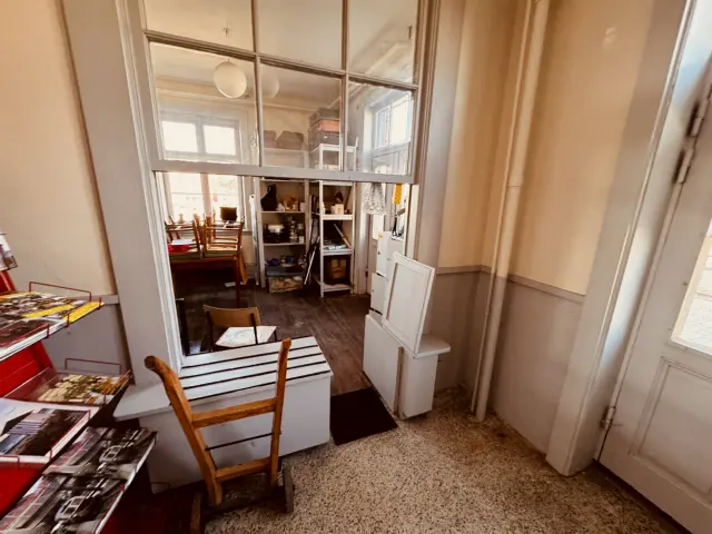 Billede af indretningen i Græsted Station.