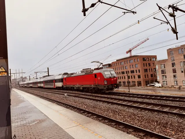 Billede af DSB EB 3202 fotograferet ud for Nordhavn S-togstrinbræt.