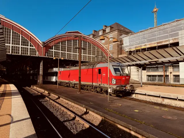 Billede af DSB EB 3210 fotograferet ud for København Hovedbanegård.