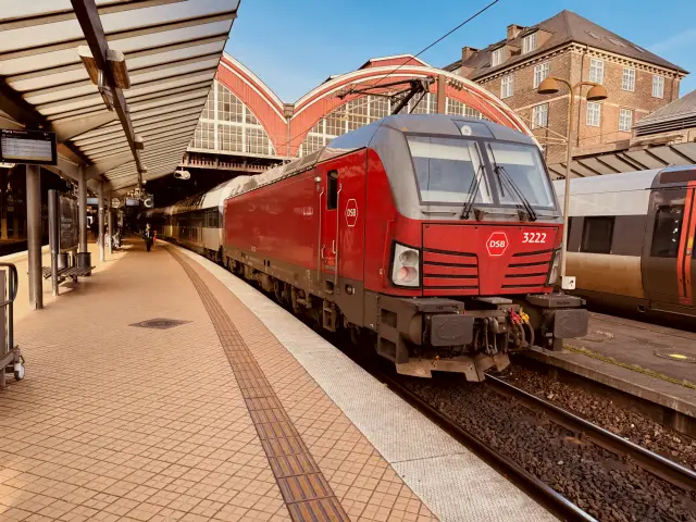 Billede af DSB EB 3222 fotograferet ud for København Hovedbanegård.