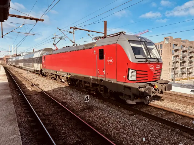 Billede af DSB EB 3232 fotograferet ud for Nordhavn S-togstrinbræt.