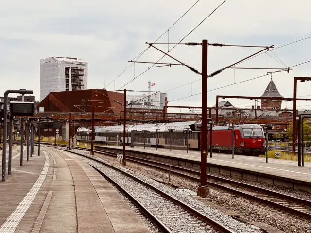 Billede af DSB EB 3228 fotograferet ud for Østerport Station.