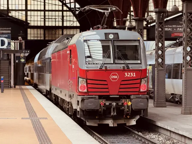 Billede af DSB EB 3231 fotograferet ud for København Hovedbanegård.
