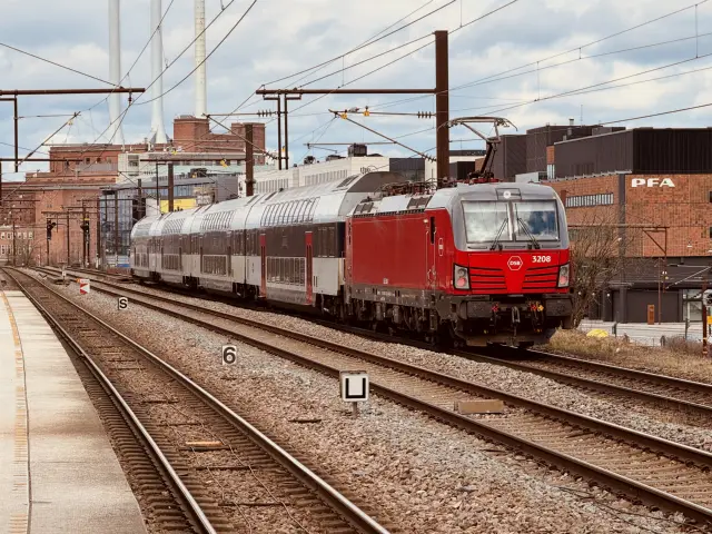Billede af DSB EB 3208 fotograferet ud for København Hovedbanegård.