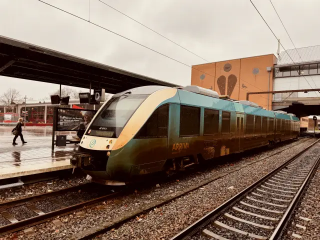 Billede af ARRIVA AR 1010 fotograferet ud for Odense Banegård Center.