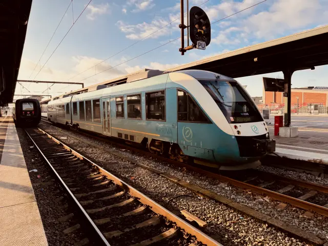Billede af ARRIVA AR 1016 fotograferet ud for Odense Banegård Center.