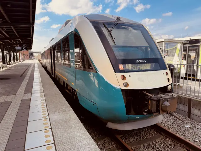 Billede af ARRIVA AR 1021 fotograferet ud for Odense Banegård Center.