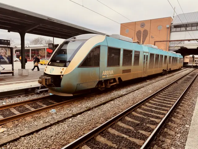 Billede af ARRIVA AR 1022 fotograferet ud for Odense Banegård Center.