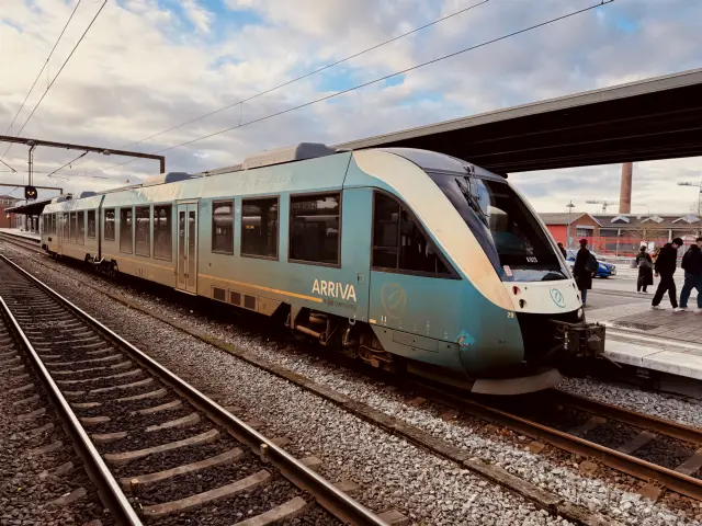 Billede af ARRIVA AR 1029 fotograferet ud for Odense Banegård Center.