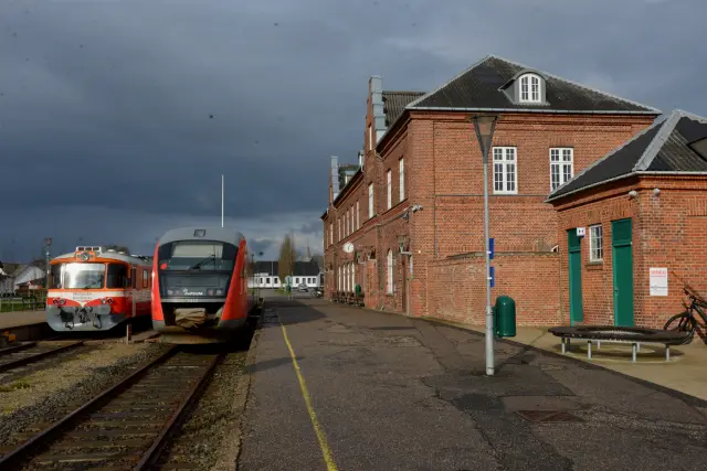 Billede af MjbaD YM 40, tidligere OHJ-HTJ YM 56 fotograferet ud for Lemvig Station.