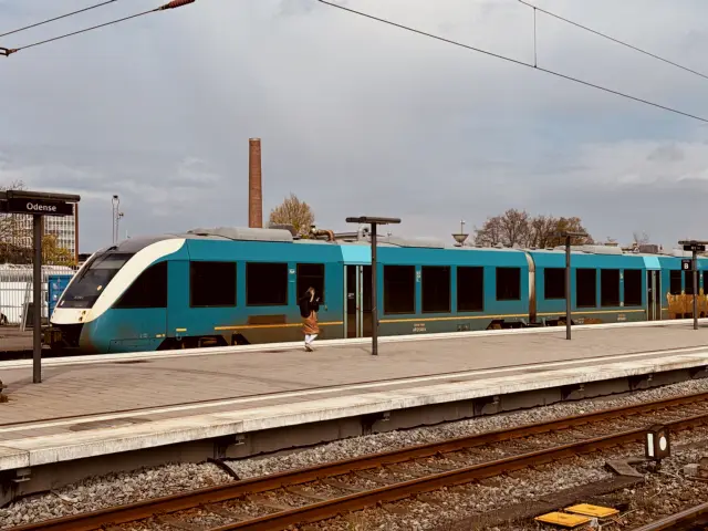Billede af ARRIVA AR 2048 fotograferet ud for Odense Banegård Center.