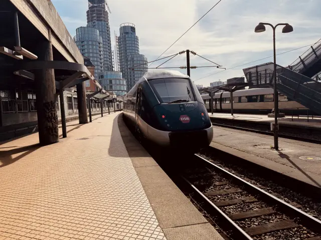 Billede af DSB MG 5601 fotograferet ud for København Hovedbanegård.