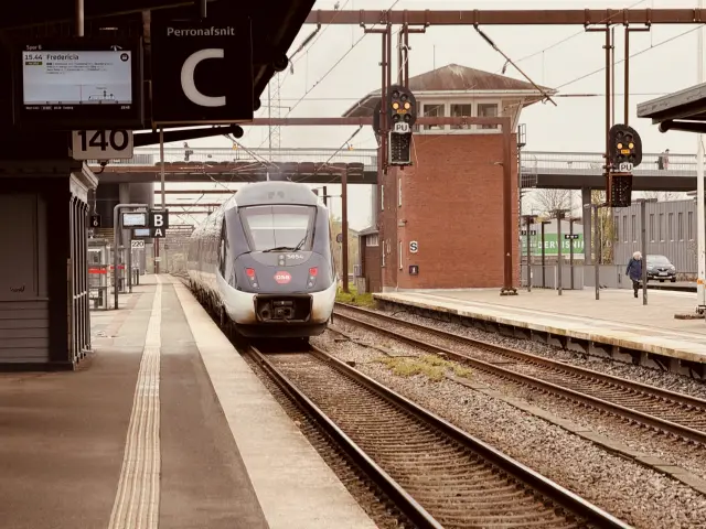 Billede af DSB MG 5654 fotograferet ud for Odense Banegård Center.