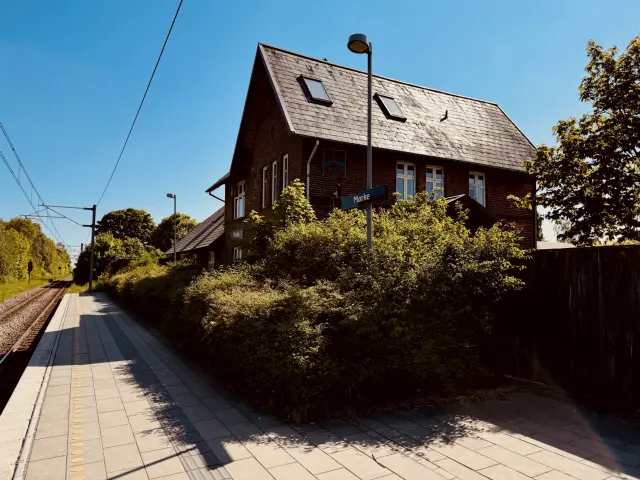 Billede af Mørke Letbanestation.