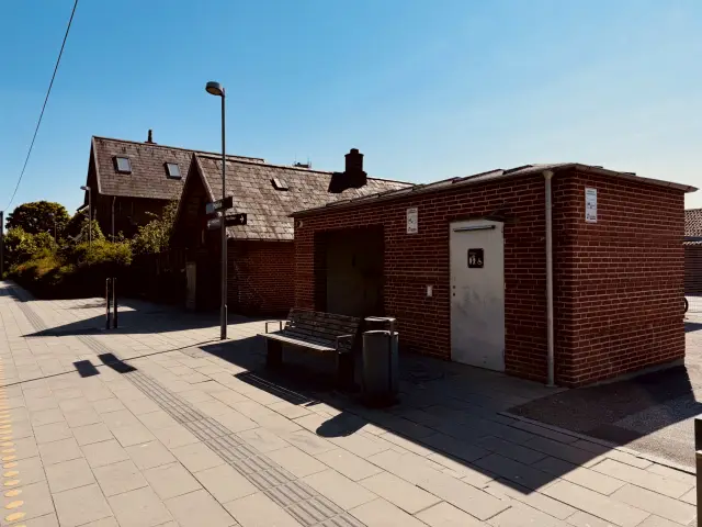 Billede af Mørke Letbanestation.