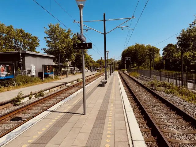 Billede af Lystrup Letbanestation.