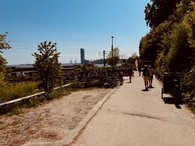 Billede af Salonen Trinbræt.