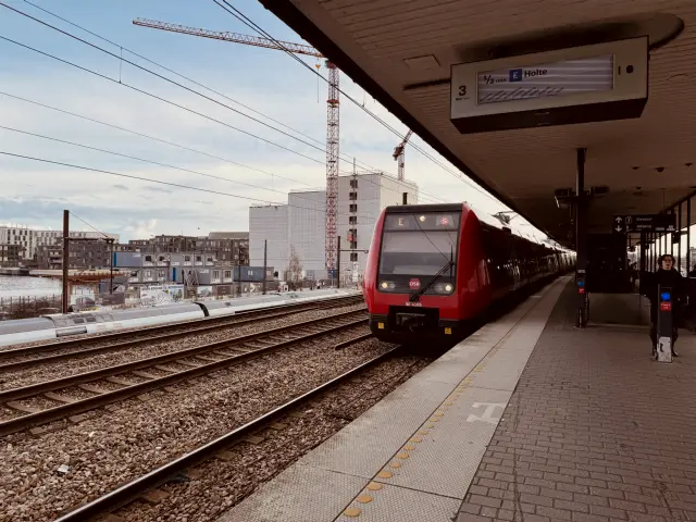 Billede af DSB SE 4105 fotograferet ud for Nordhavn S-togstrinbræt.