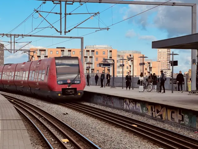 Billede af DSB SE 4125 fotograferet ud for Ny Ellebjerg Trinbræt.