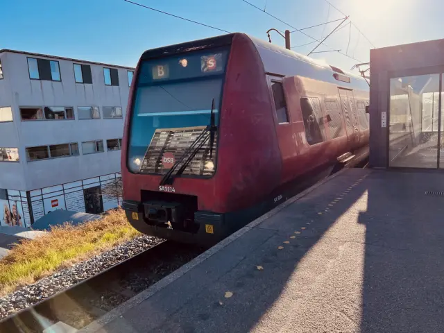 Billede af DSB SA 8114 fotograferet ud for Bagsværd S-togstrinbræt.