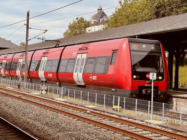 Billede af DSB SA 8132 fotograferet ud for Østerport Station.