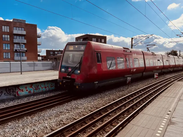 Billede af DSB SA 8146 fotograferet ud for Ny Ellebjerg Trinbræt.