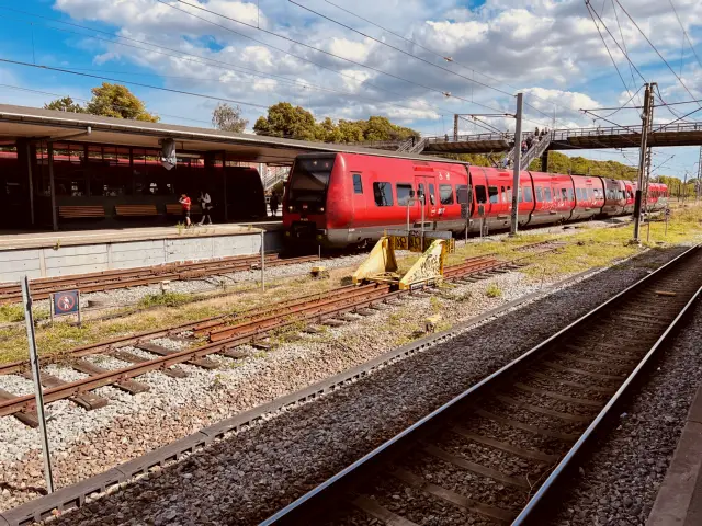 Billede af DSB SA 8173 fotograferet ud for Hellerup Station.