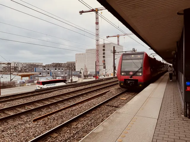 Billede af DSB SA 8174 fotograferet ud for Nordhavn S-togstrinbræt.
