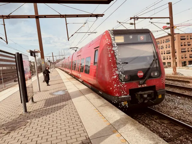 Billede af DSB SA 8178 fotograferet ud for Nordhavn S-togstrinbræt.