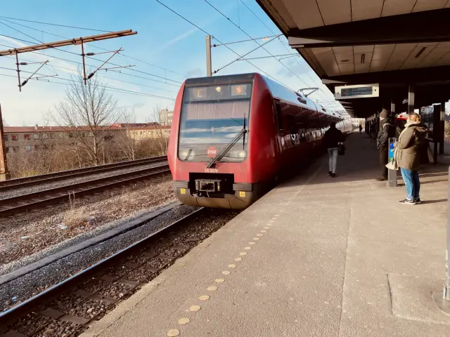 Billede af DSB SA 8178 fotograferet ud for Sjælør S-togstrinbræt.