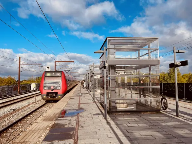 Billede af DSB SA 8187 fotograferet ud for Danshøj S-togsstation.