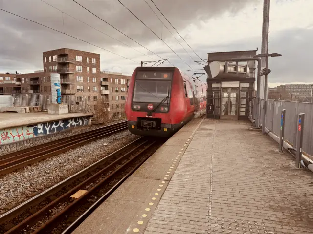 Billede af DSB SA 8187 fotograferet ud for København Syd Station.