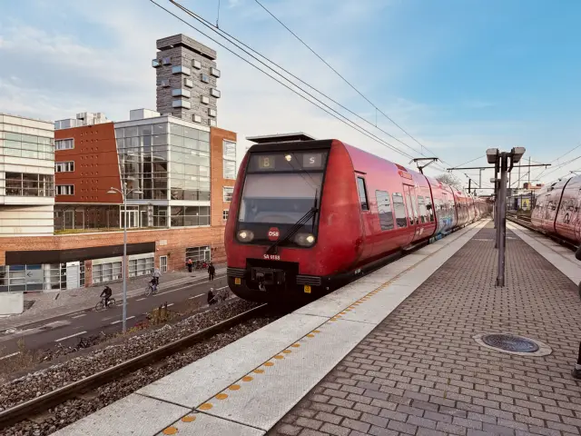 Billede af DSB SA 8188 fotograferet ud for Nordhavn S-togstrinbræt.