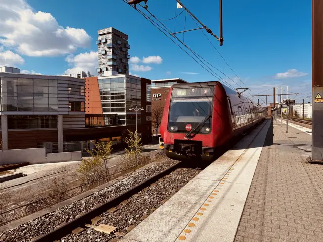 Billede af DSB SA 8191 fotograferet ud for Nordhavn S-togstrinbræt.